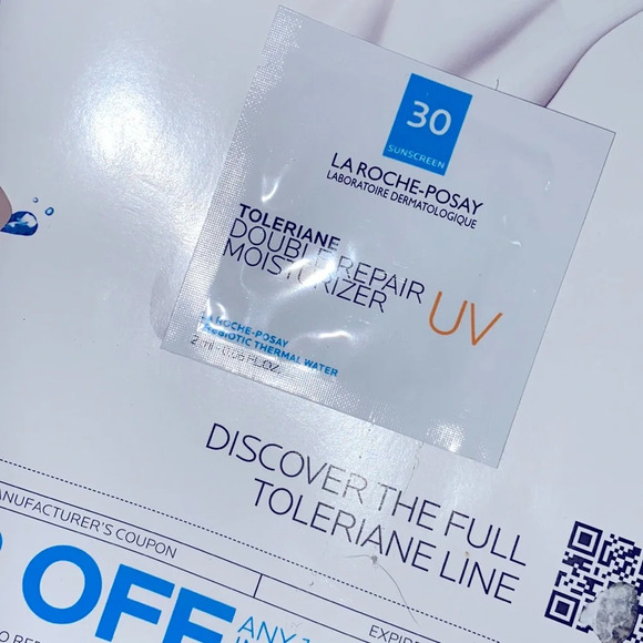 LaRoche Posay double repair moisture sample plus coupon - Picture 2 of 3